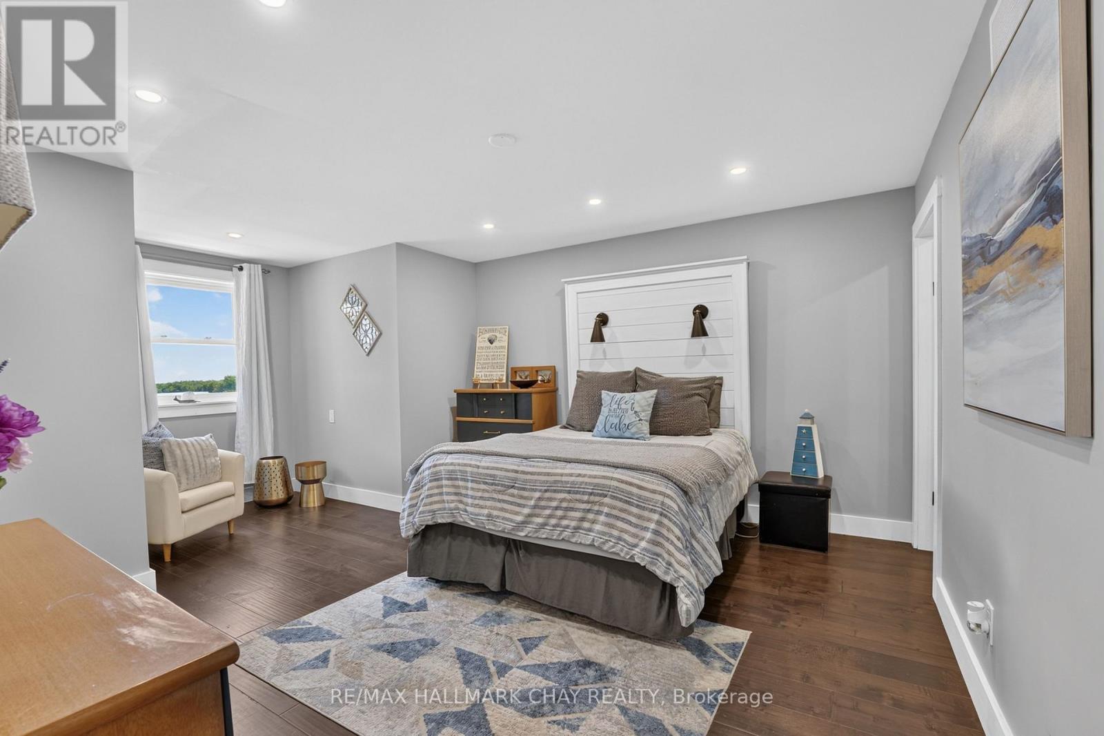 465 MOONEY CRESCENT - 41