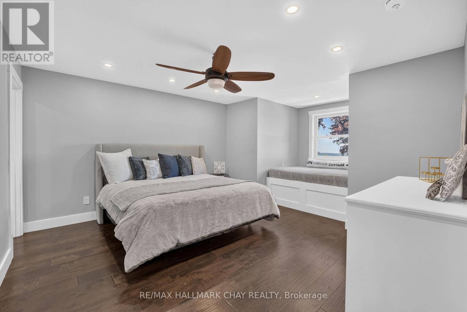 465 MOONEY CRESCENT - 42