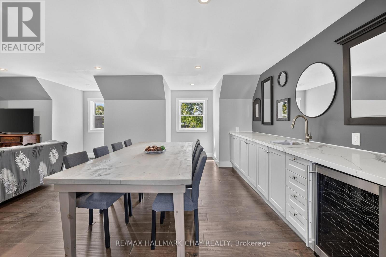 465 MOONEY CRESCENT - 44