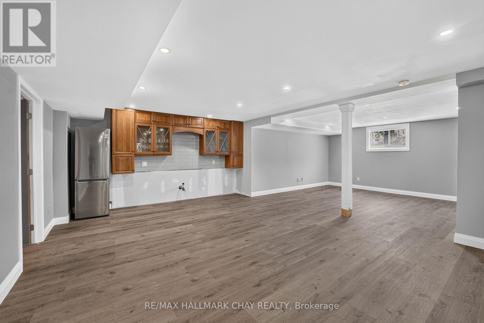 465 MOONEY CRESCENT - 46
