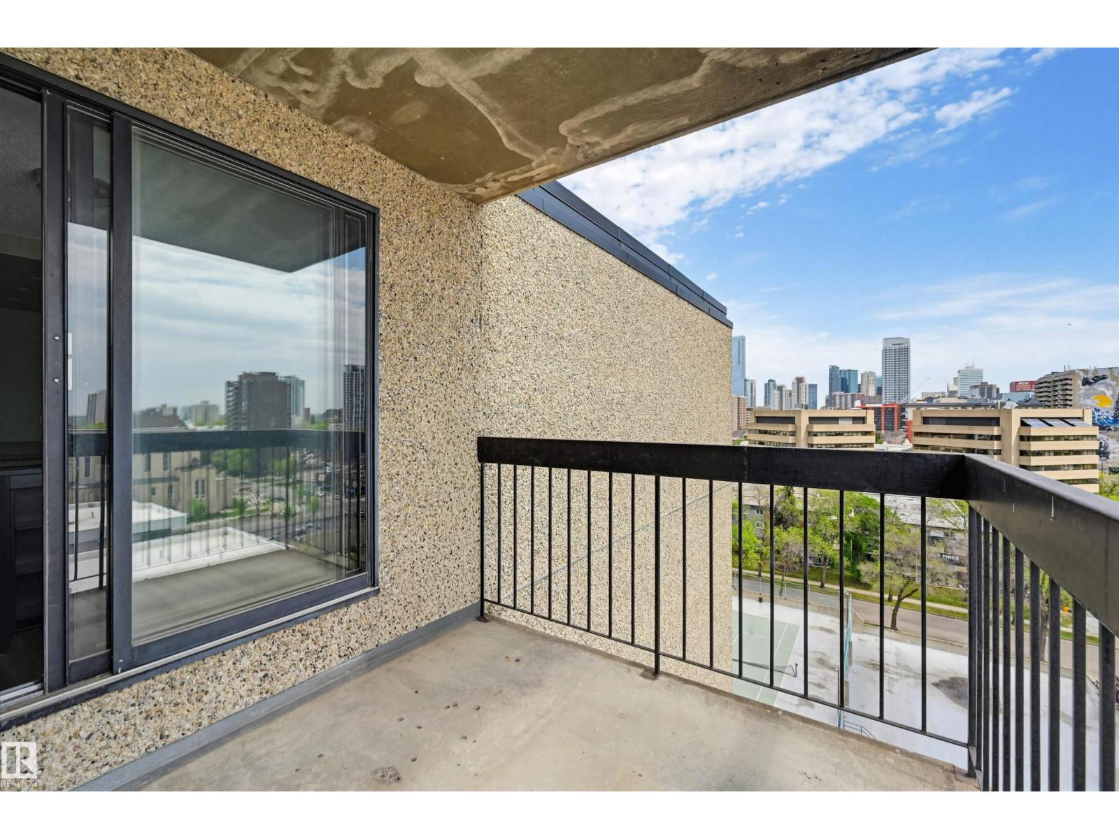 #1003 10155 114 ST NW - 18
