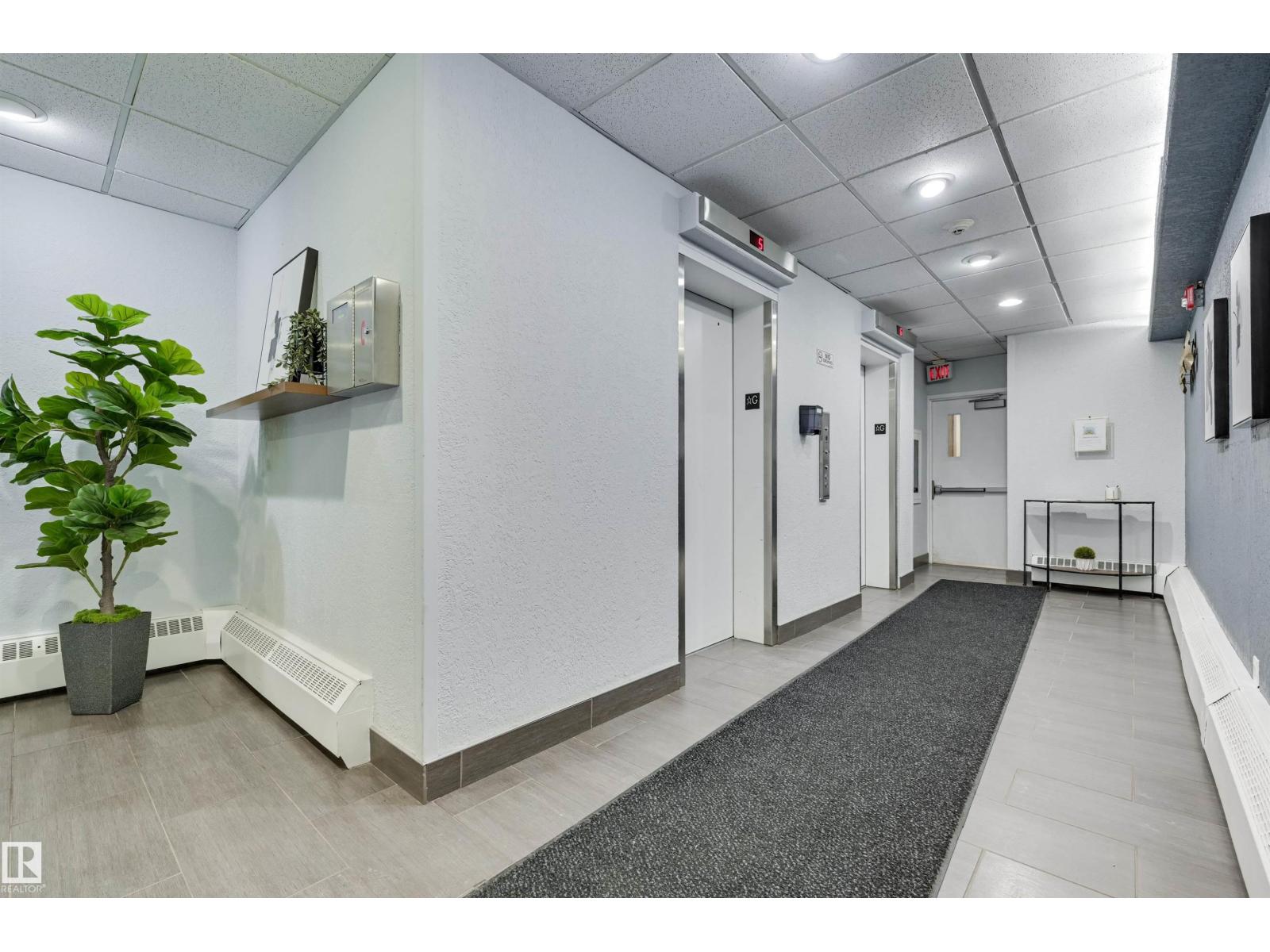 #1003 10155 114 ST NW - 32