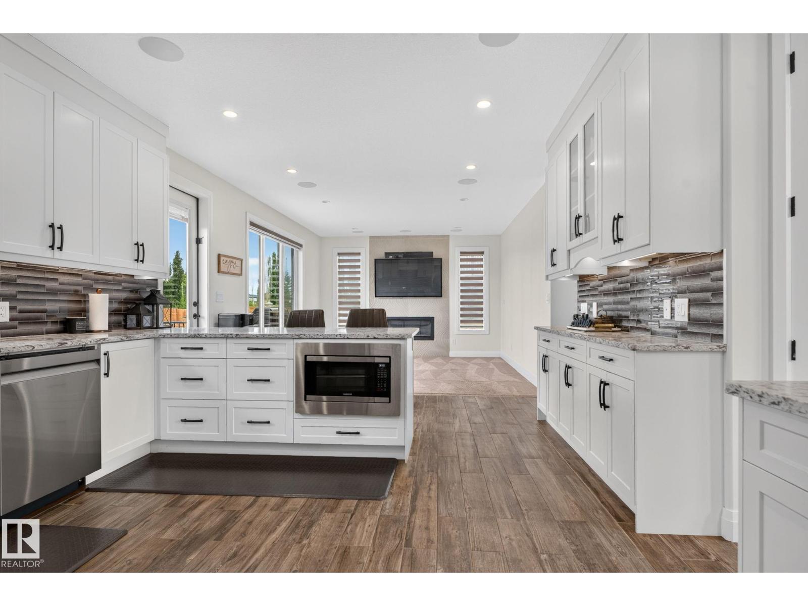 5928 30 ST NE - 13