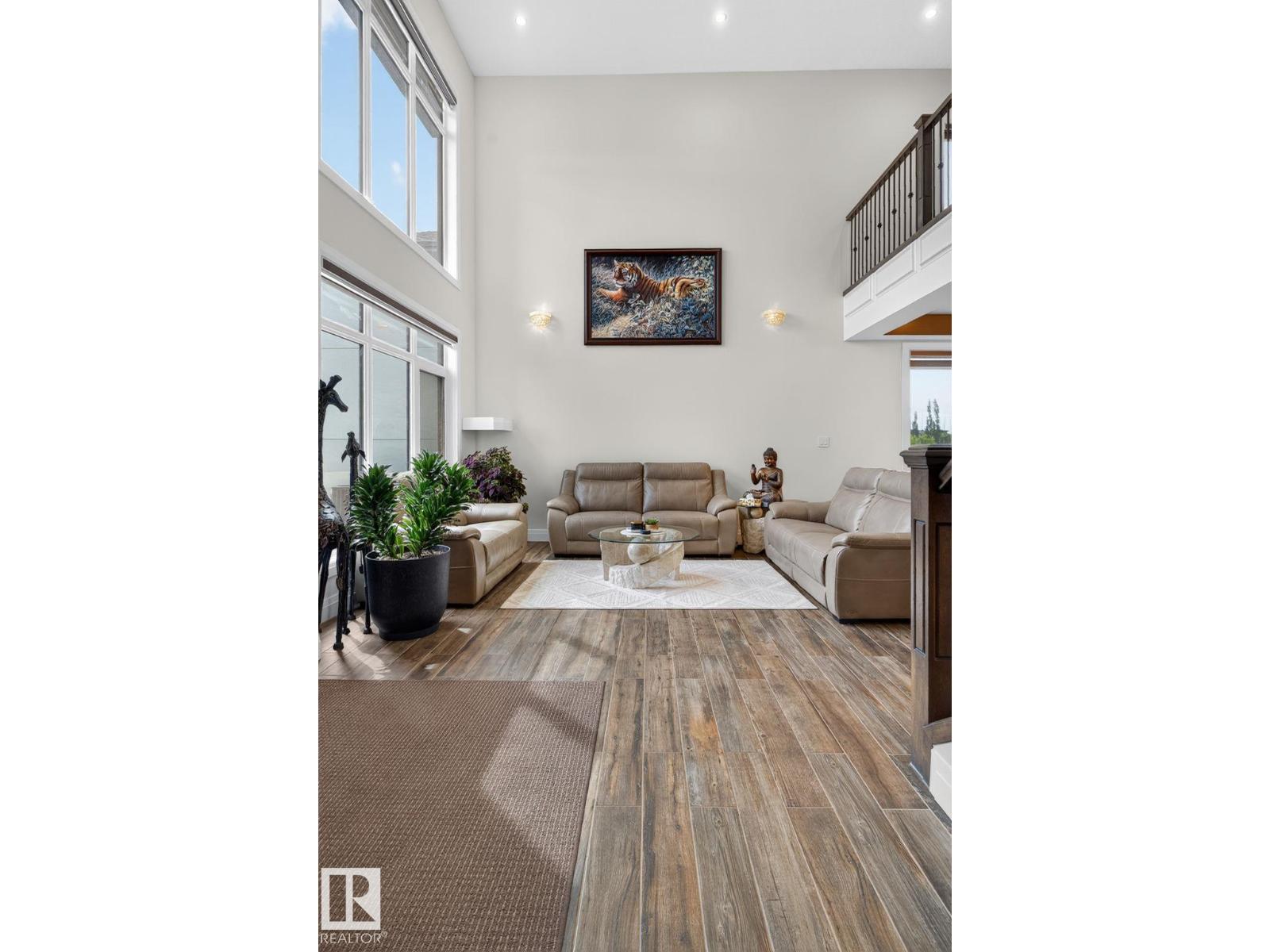5928 30 ST NE - 5