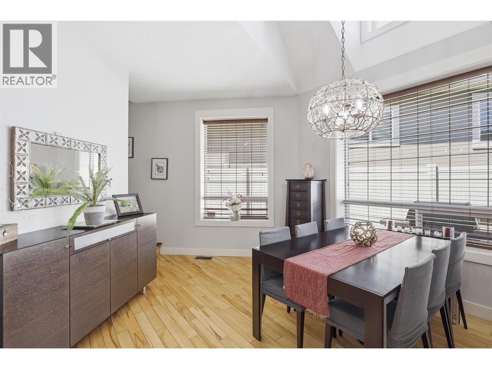 662 HARRINGTON Road - 33