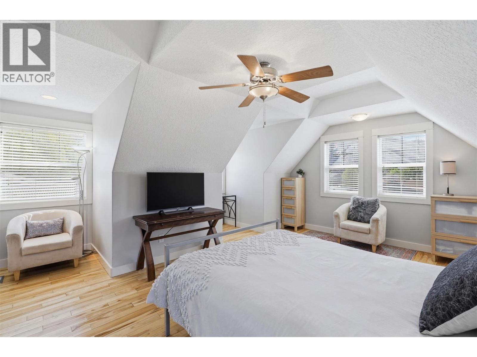 662 HARRINGTON Road - 43