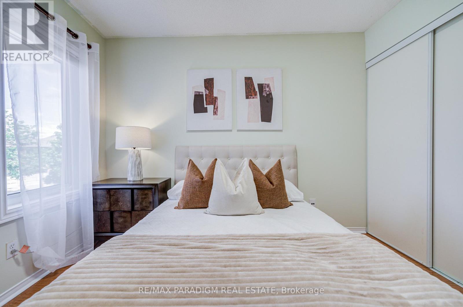 #52 5420 FALLINGBROOK DRIVE - 34