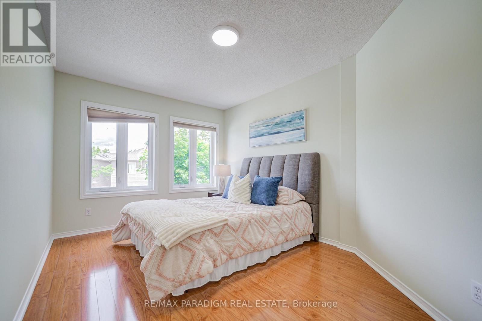 #52 5420 FALLINGBROOK DRIVE - 35
