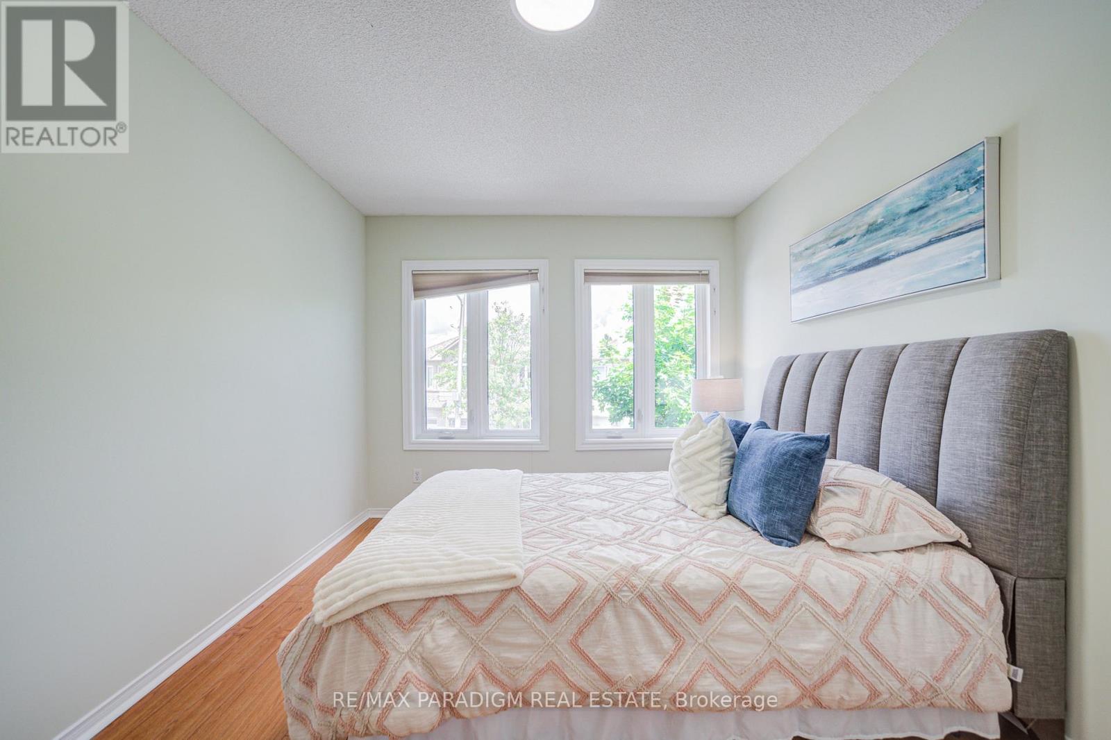 #52 5420 FALLINGBROOK DRIVE - 36
