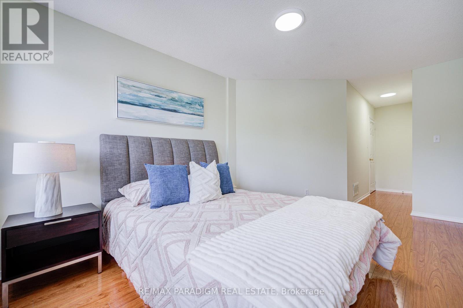 #52 5420 FALLINGBROOK DRIVE - 38