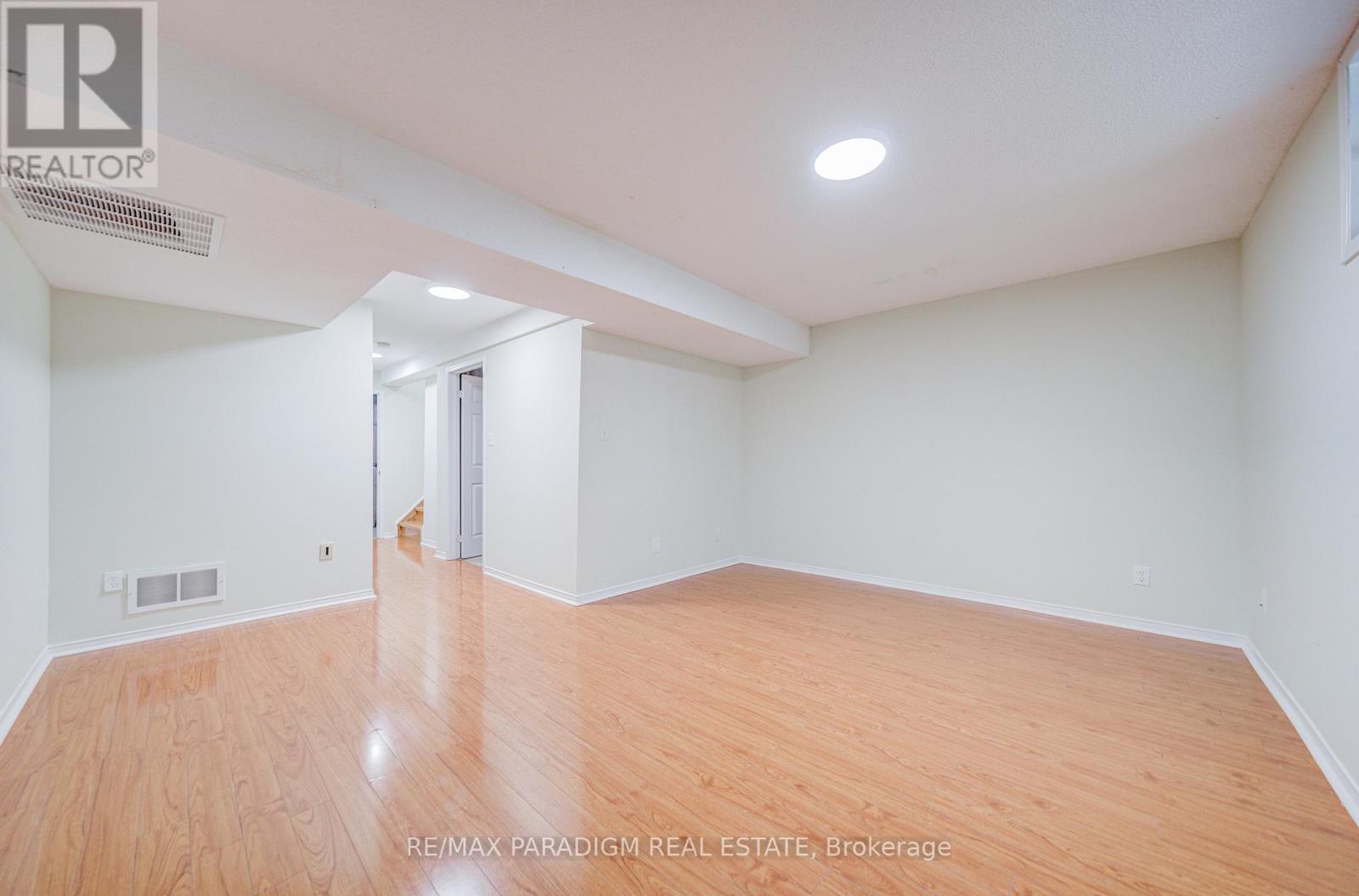 #52 5420 FALLINGBROOK DRIVE - 41
