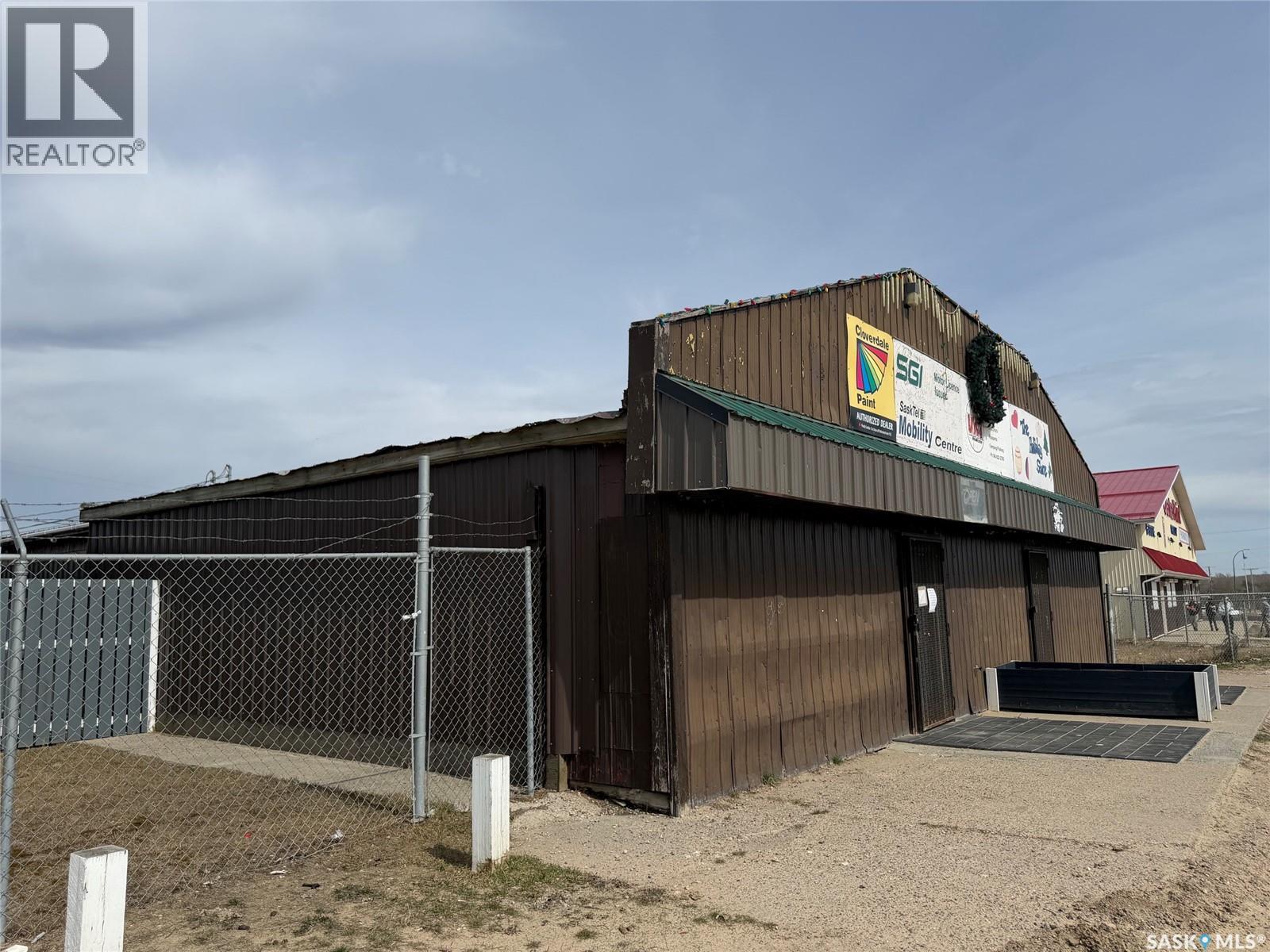 145 La Loche AVENUE - photo 3