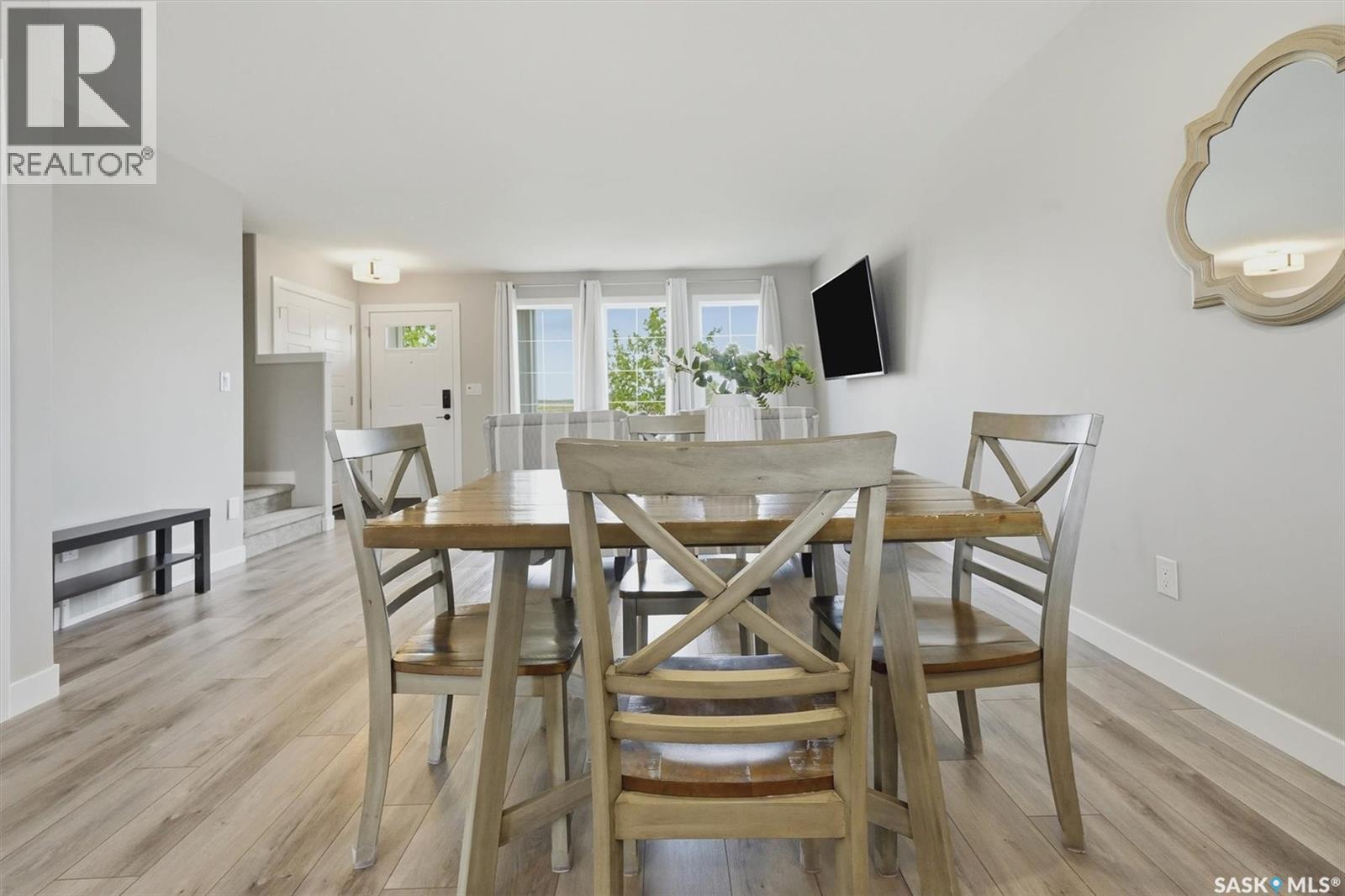 #348 McOrmond DRIVE - 10