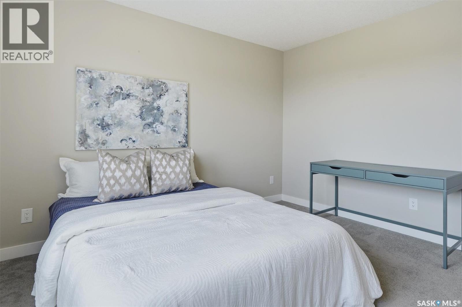 #348 McOrmond DRIVE - 20