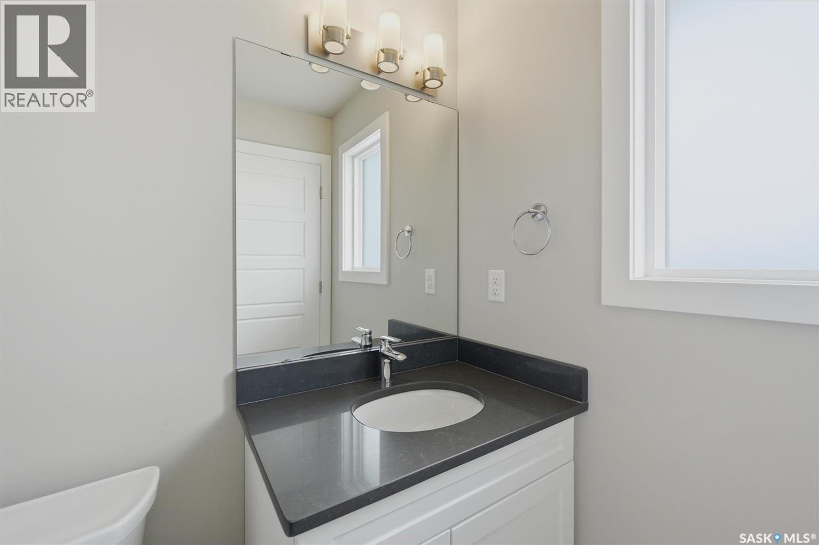 #348 McOrmond DRIVE - 23