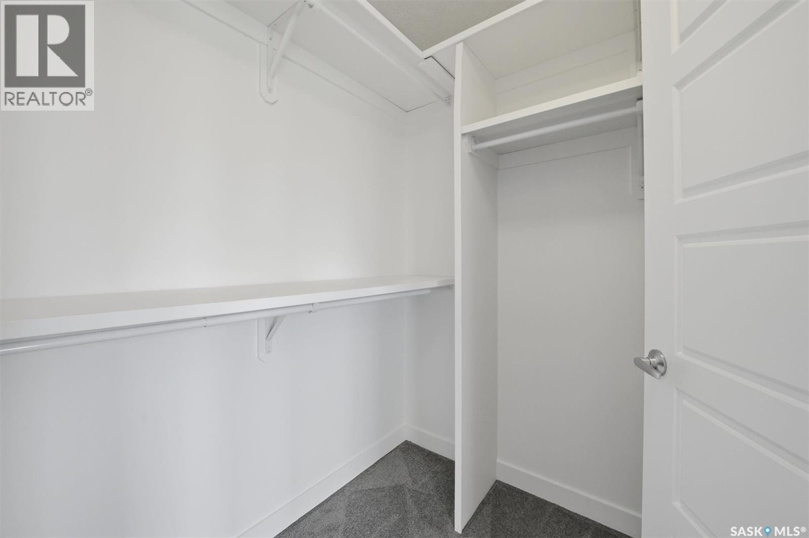 #348 McOrmond DRIVE - 29