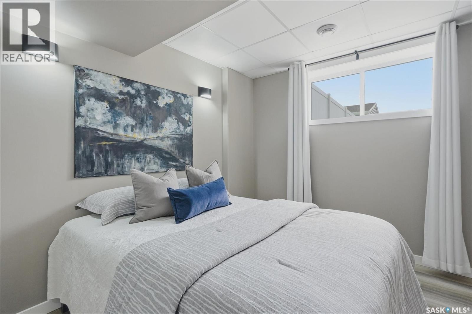 #348 McOrmond DRIVE - 36
