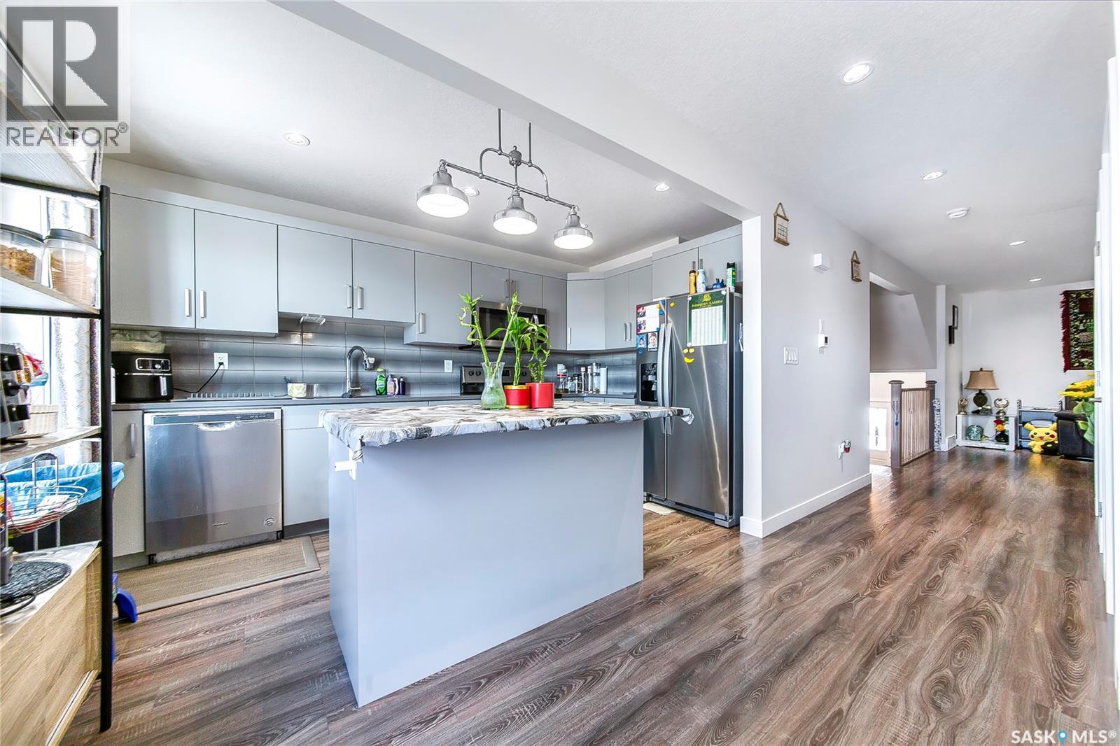 4166 Diefenbaker DRIVE - 17