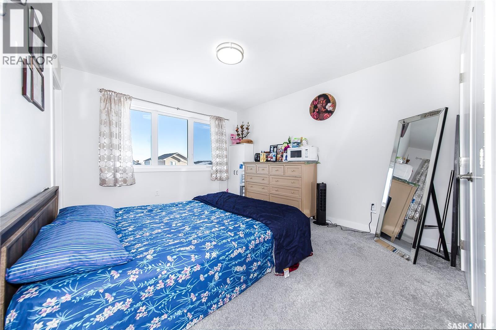 4166 Diefenbaker DRIVE - 27