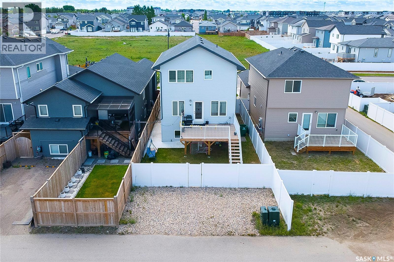4166 Diefenbaker DRIVE - 42
