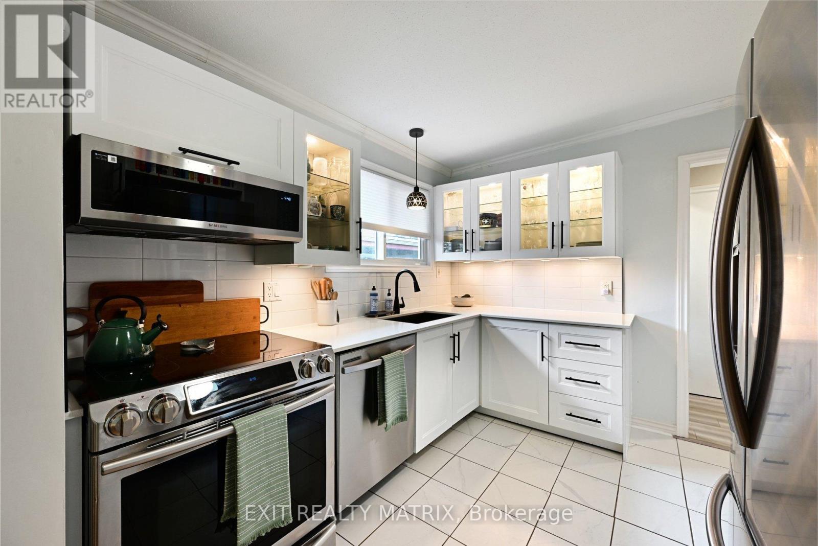 2385 WALKLEY ROAD - 11