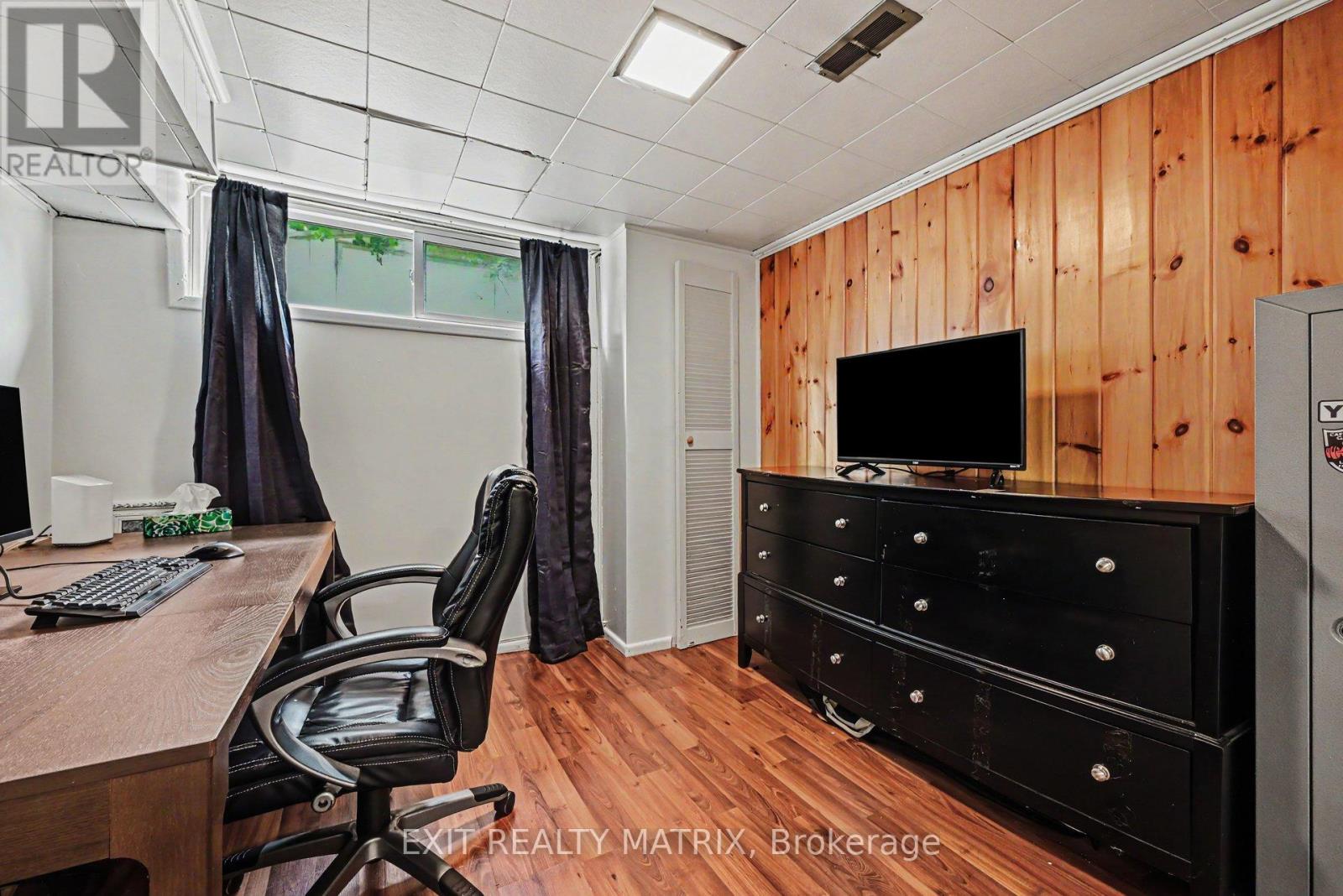 2385 WALKLEY ROAD - 21