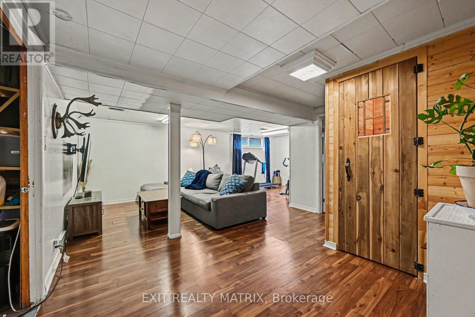 2385 WALKLEY ROAD - 24