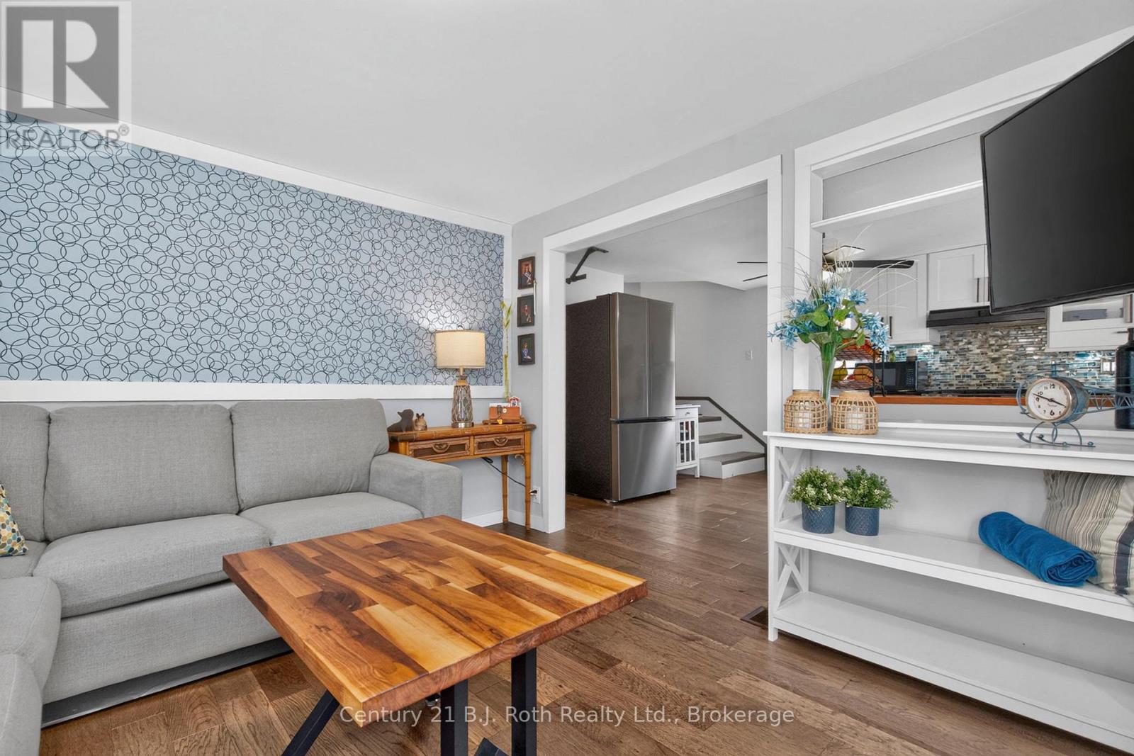 21 MAPLE STREET - Image 13