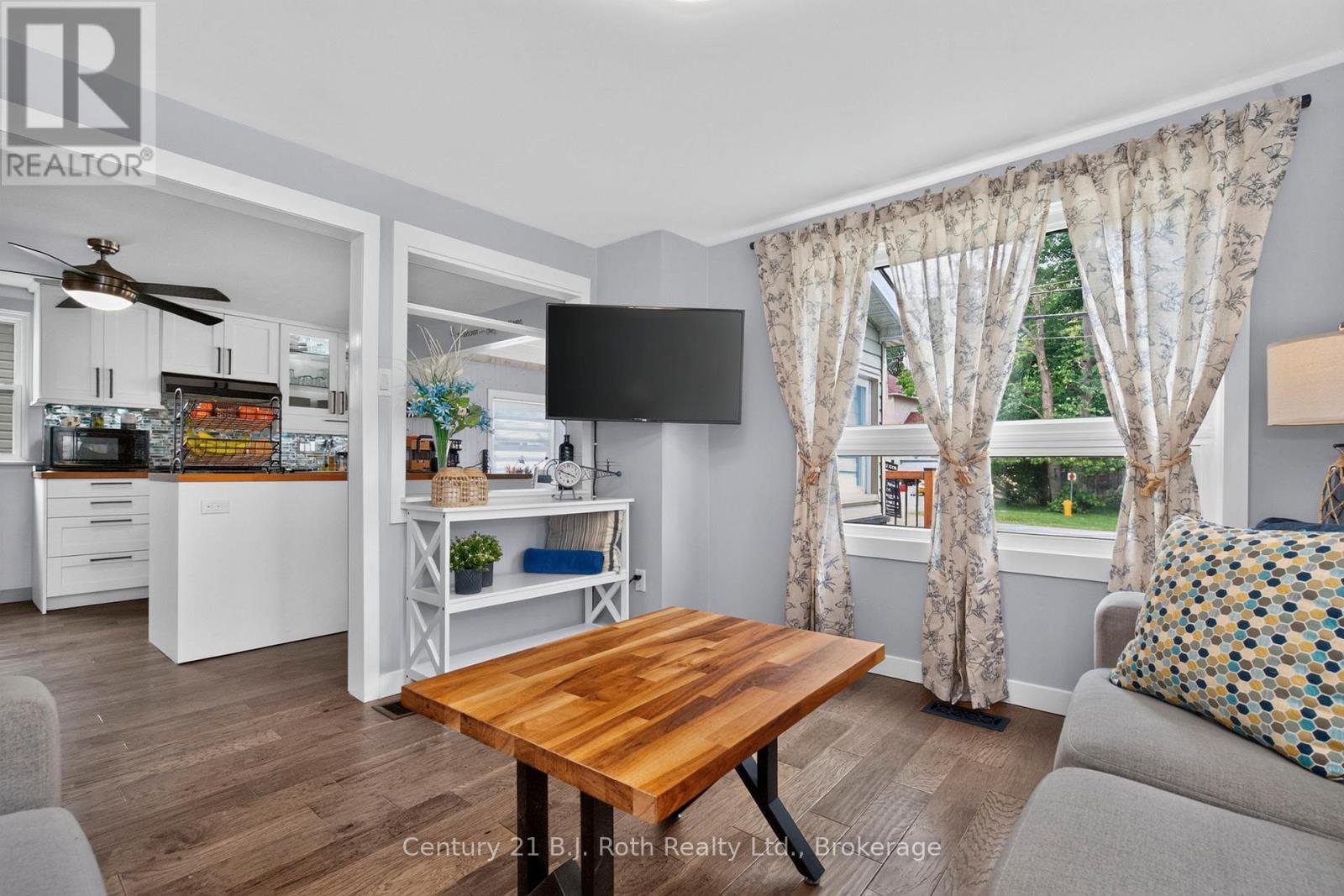 21 MAPLE STREET - Image 14