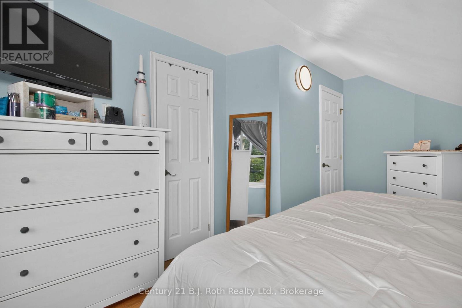 21 MAPLE STREET - Image 26