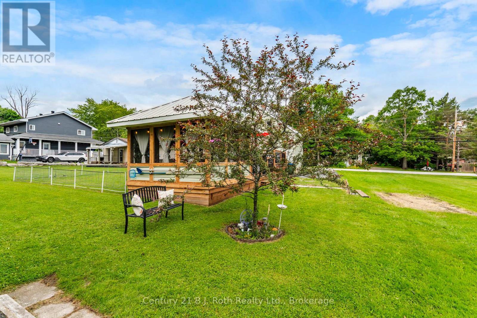 21 MAPLE STREET - Image 45