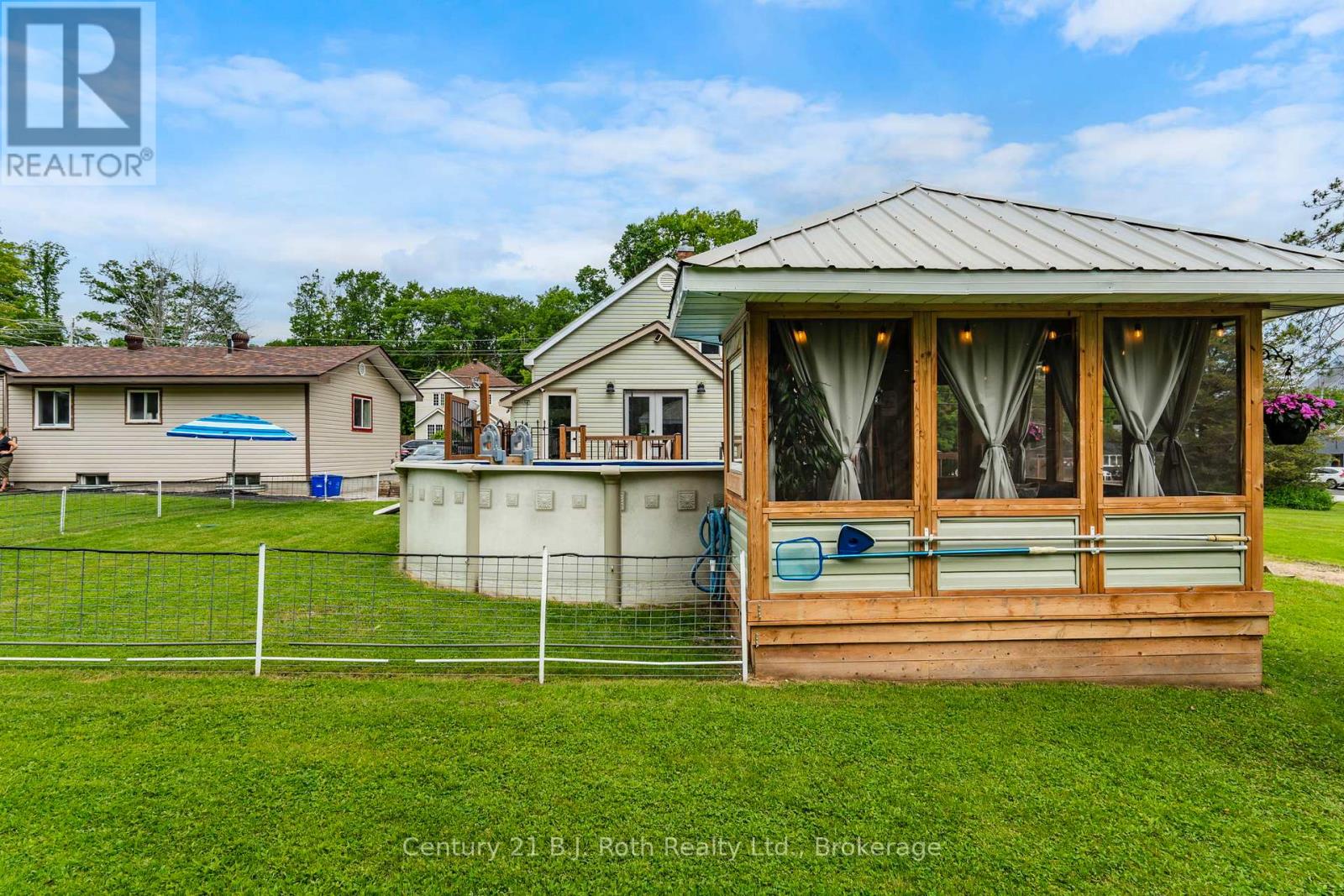 21 MAPLE STREET - Image 46