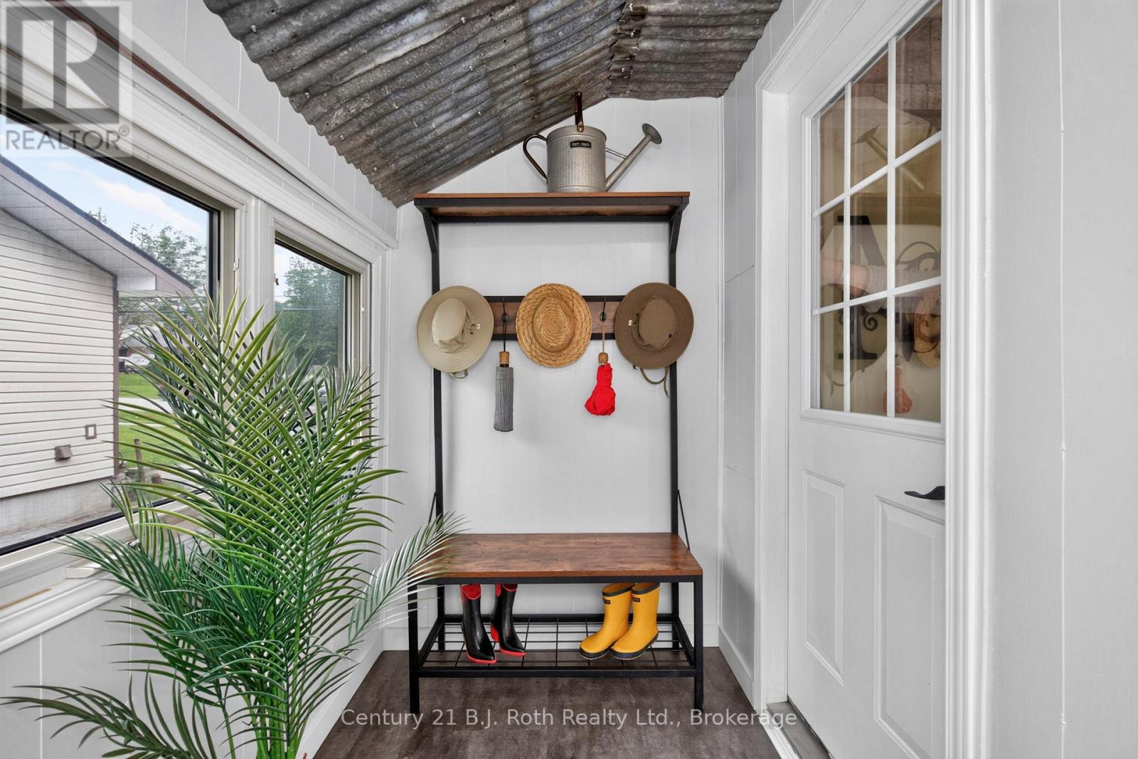 21 MAPLE STREET - Image 9