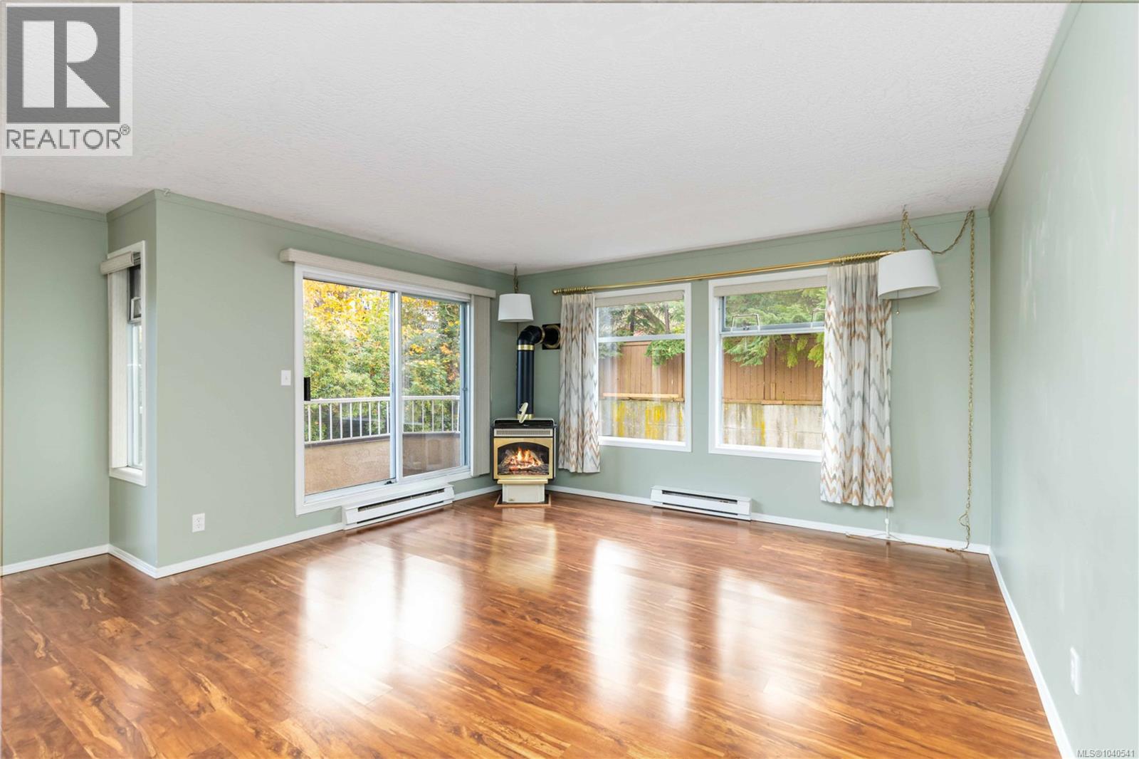 #104 3263 Alder St - 7