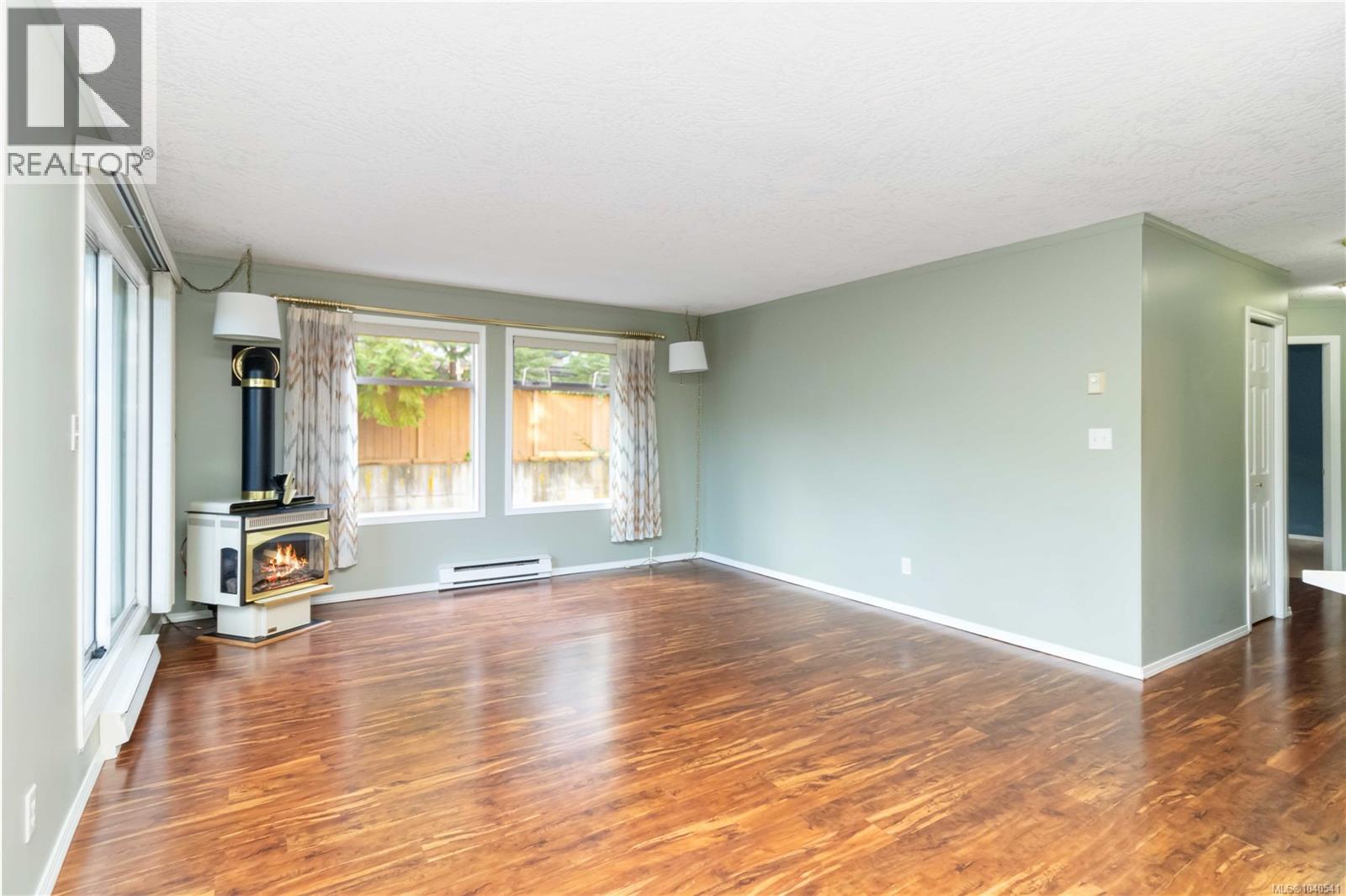 #104 3263 Alder St - 9