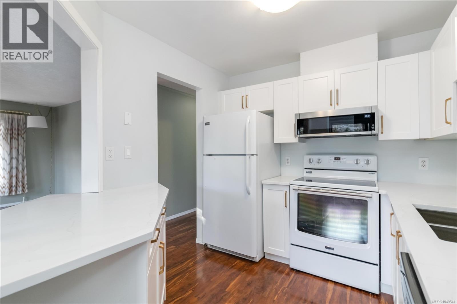 #104 3263 Alder St - 15