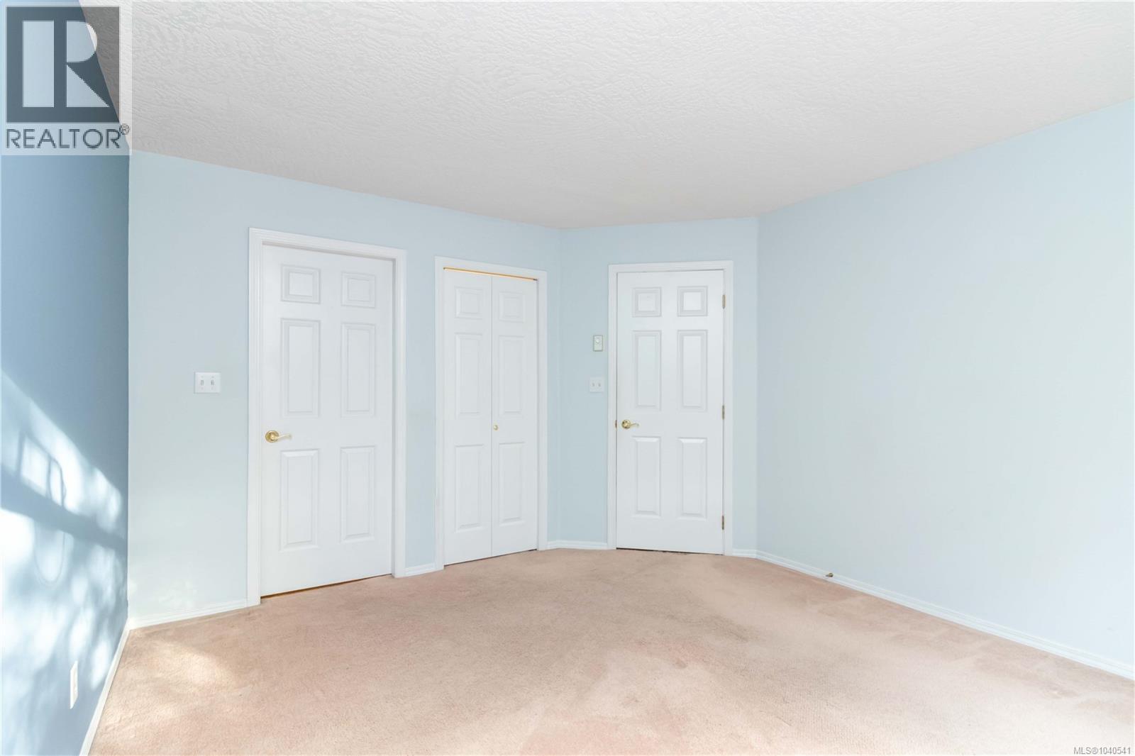 #104 3263 Alder St - 23