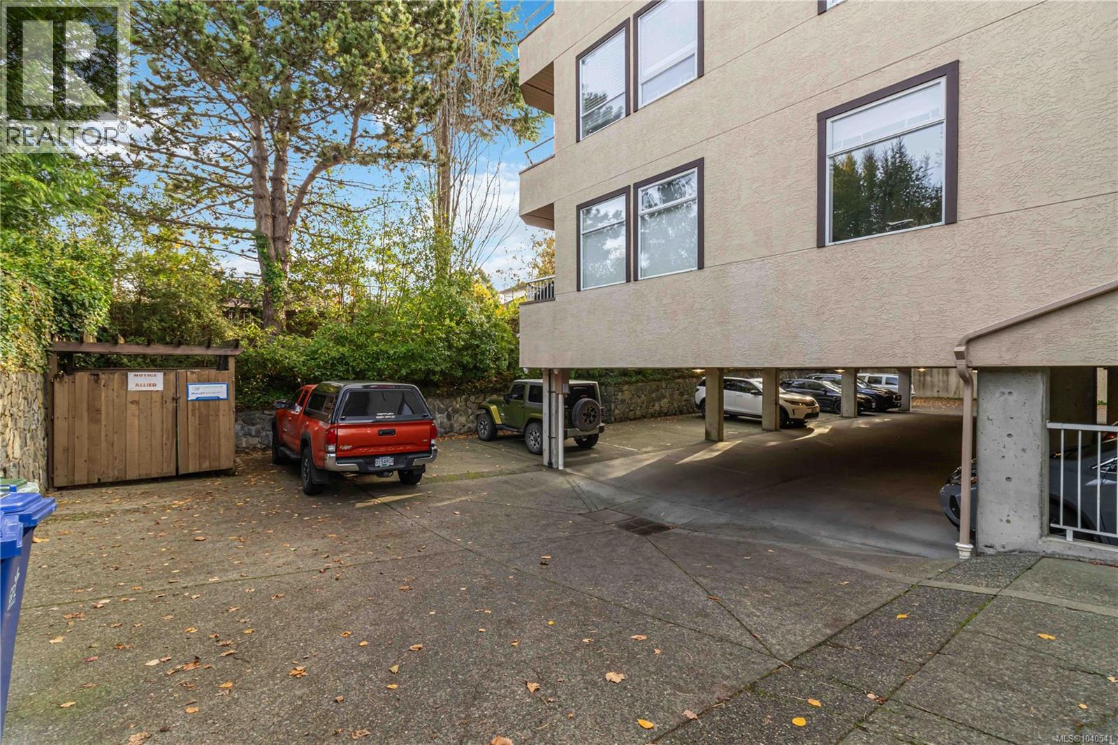 #104 3263 Alder St - 39