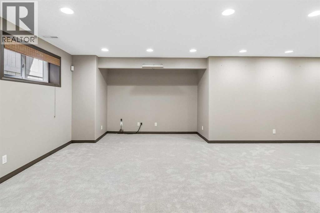 90 Royal Oak Grove NW — photo 29