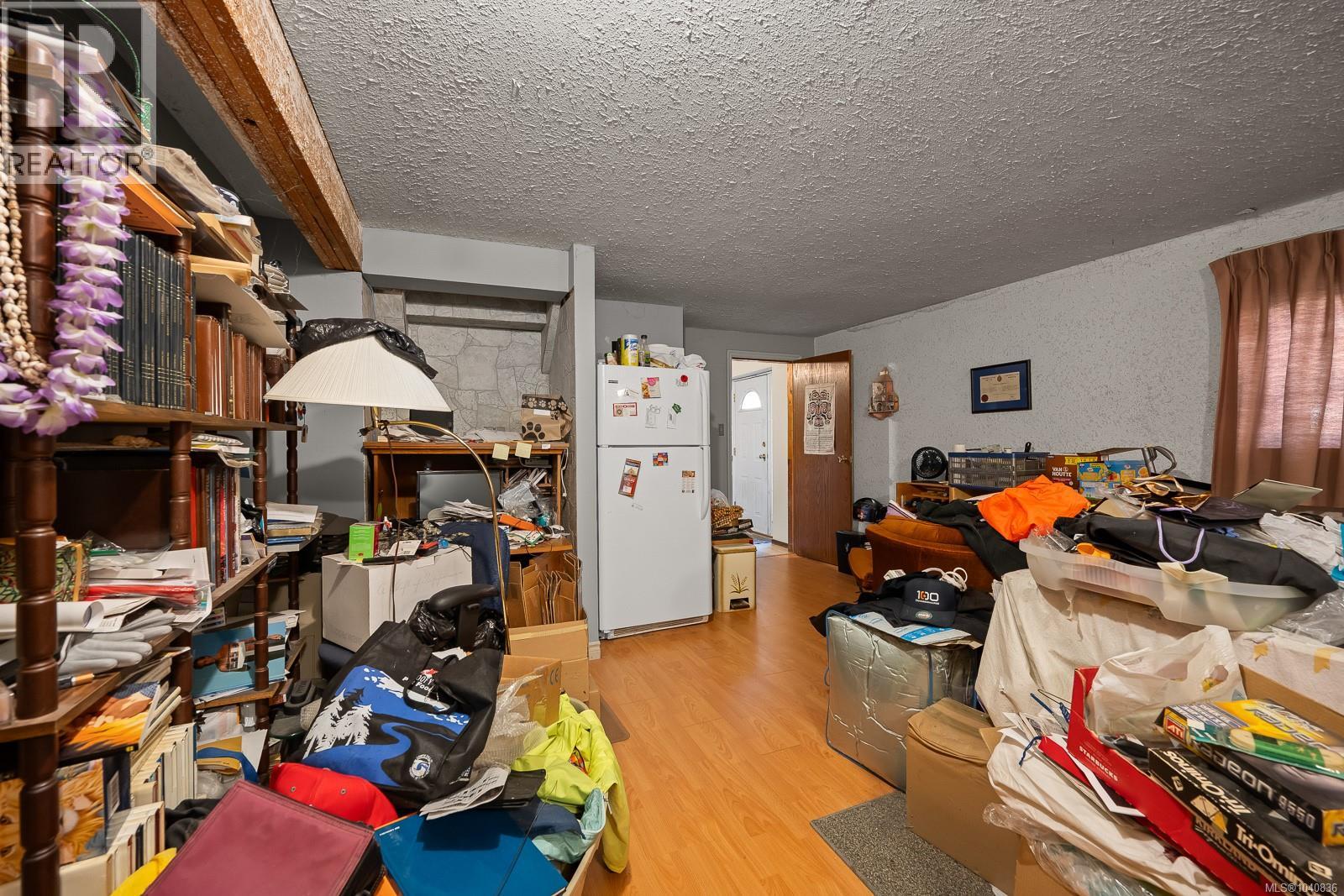 2695 Paula Pl - 33