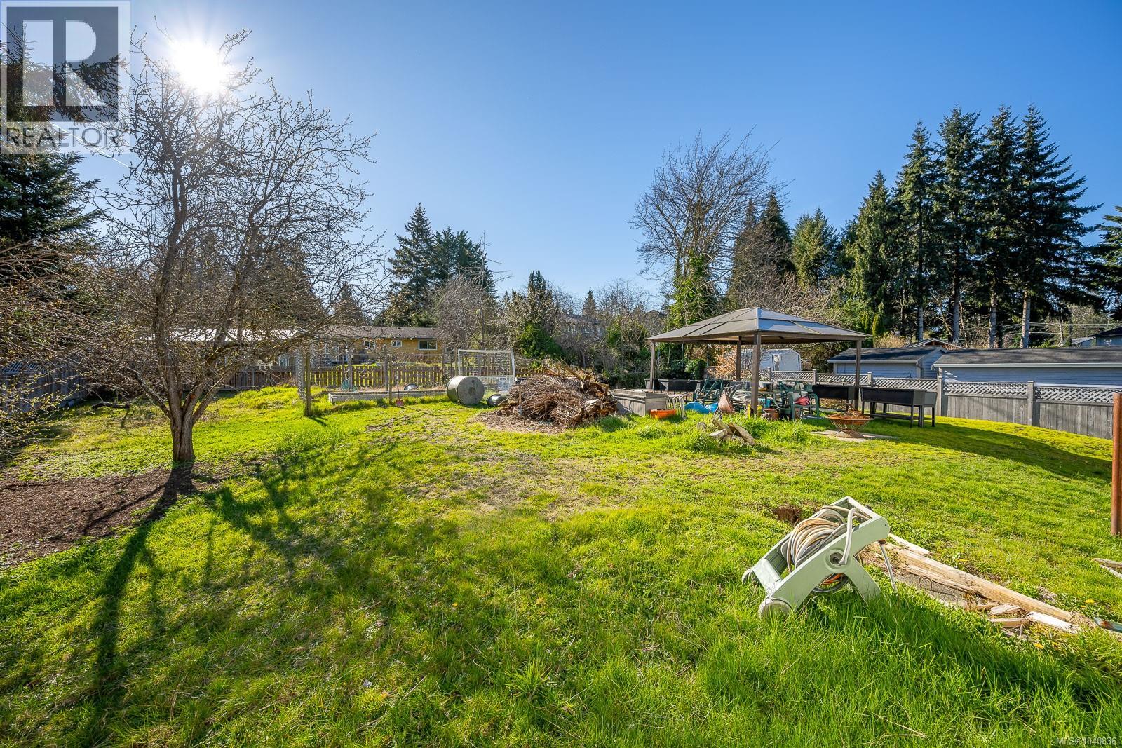 2695 Paula Pl - 47