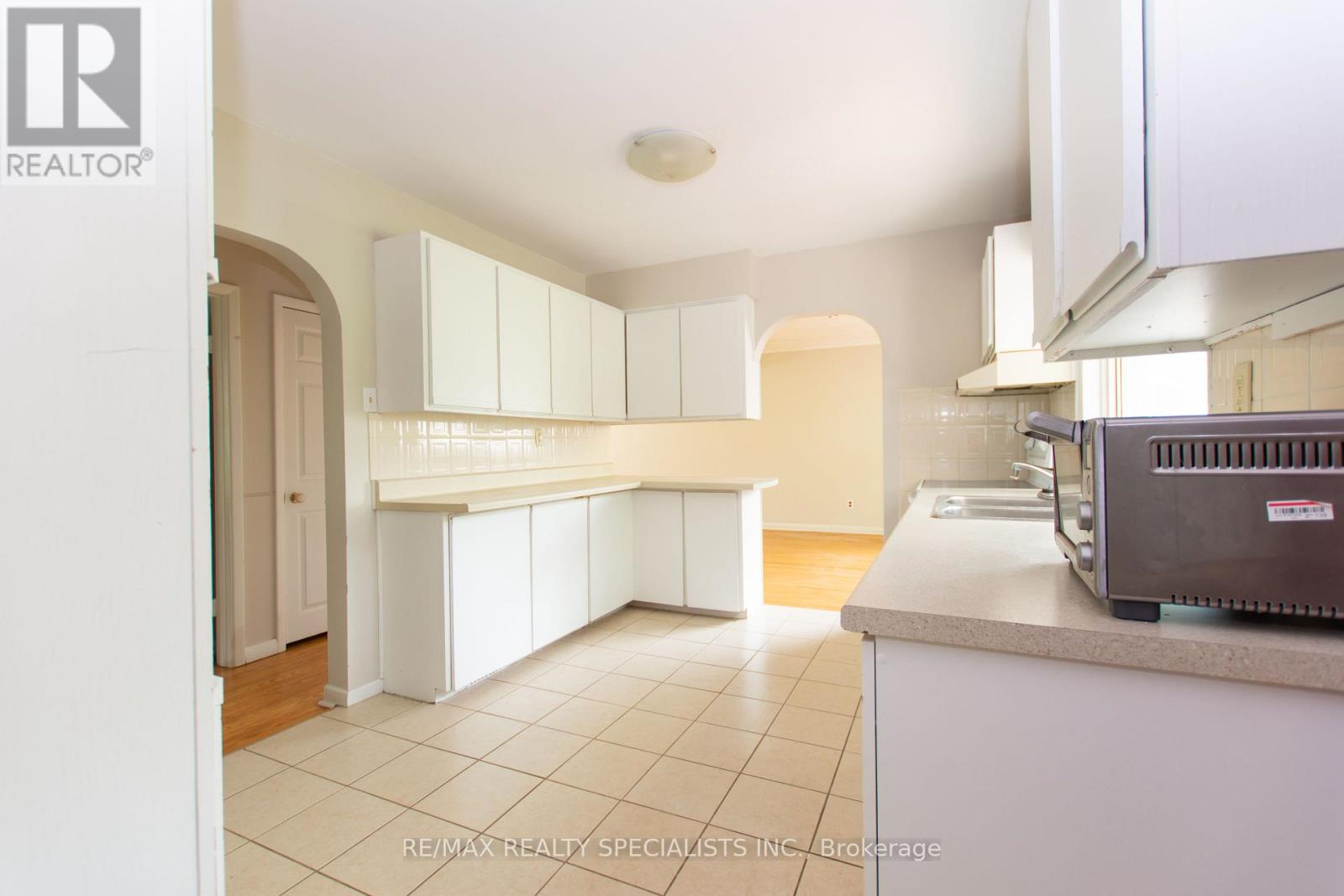 1319 REBECCA STREET - 10