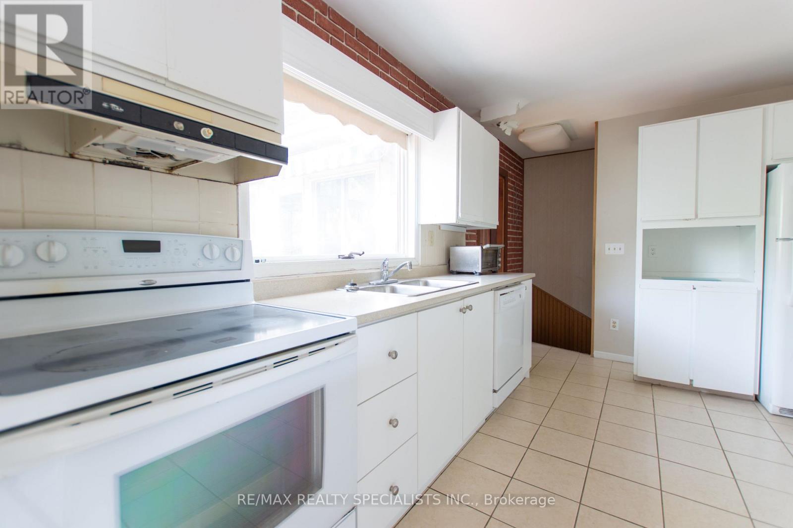 1319 REBECCA STREET - 11