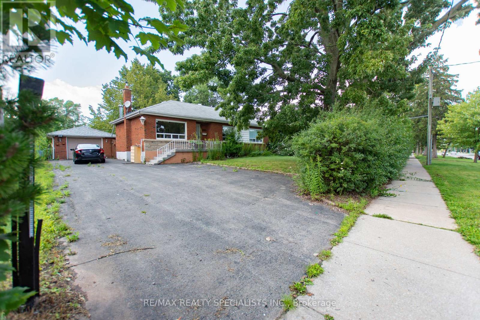 1319 REBECCA STREET - 35