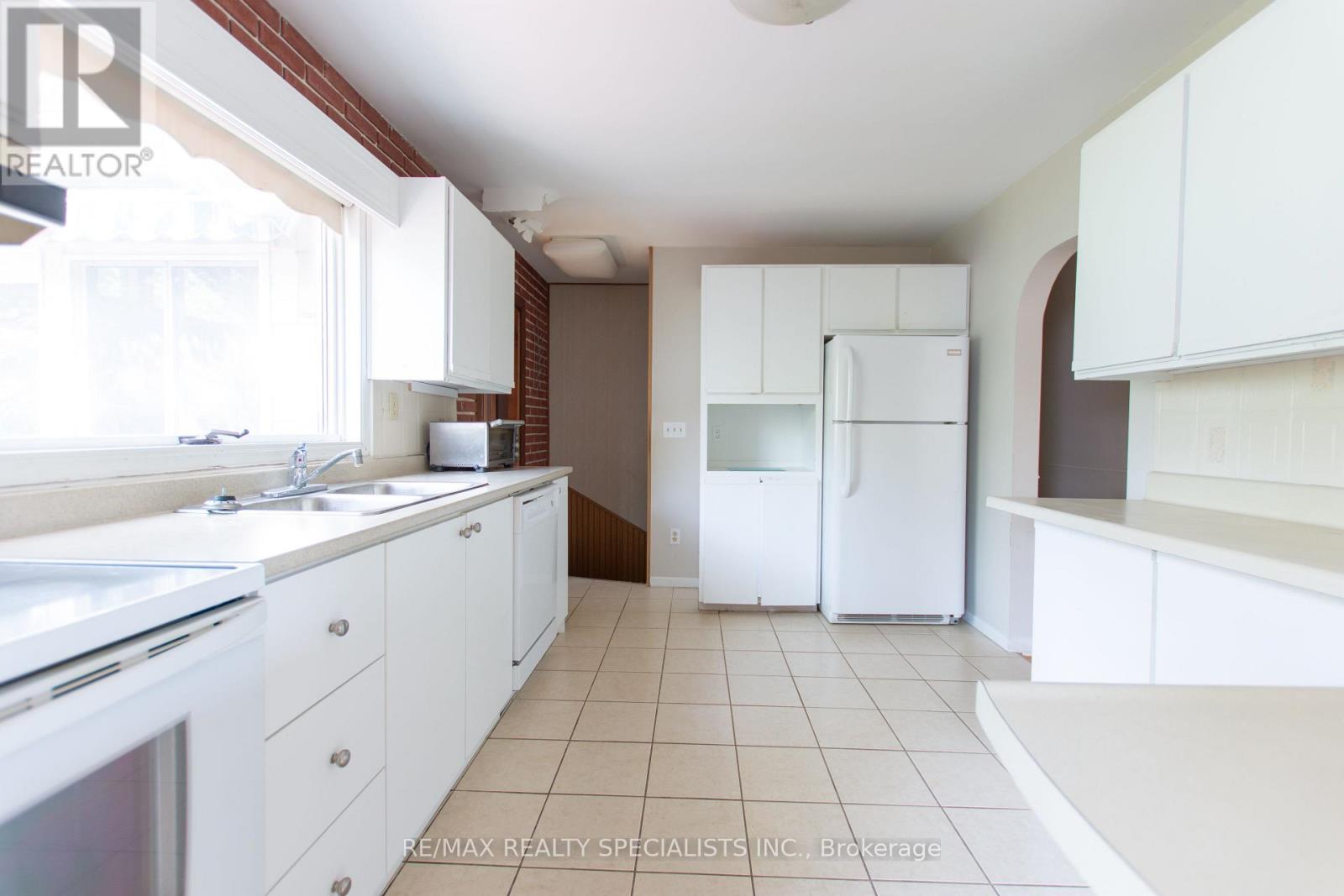 1319 REBECCA STREET - 9
