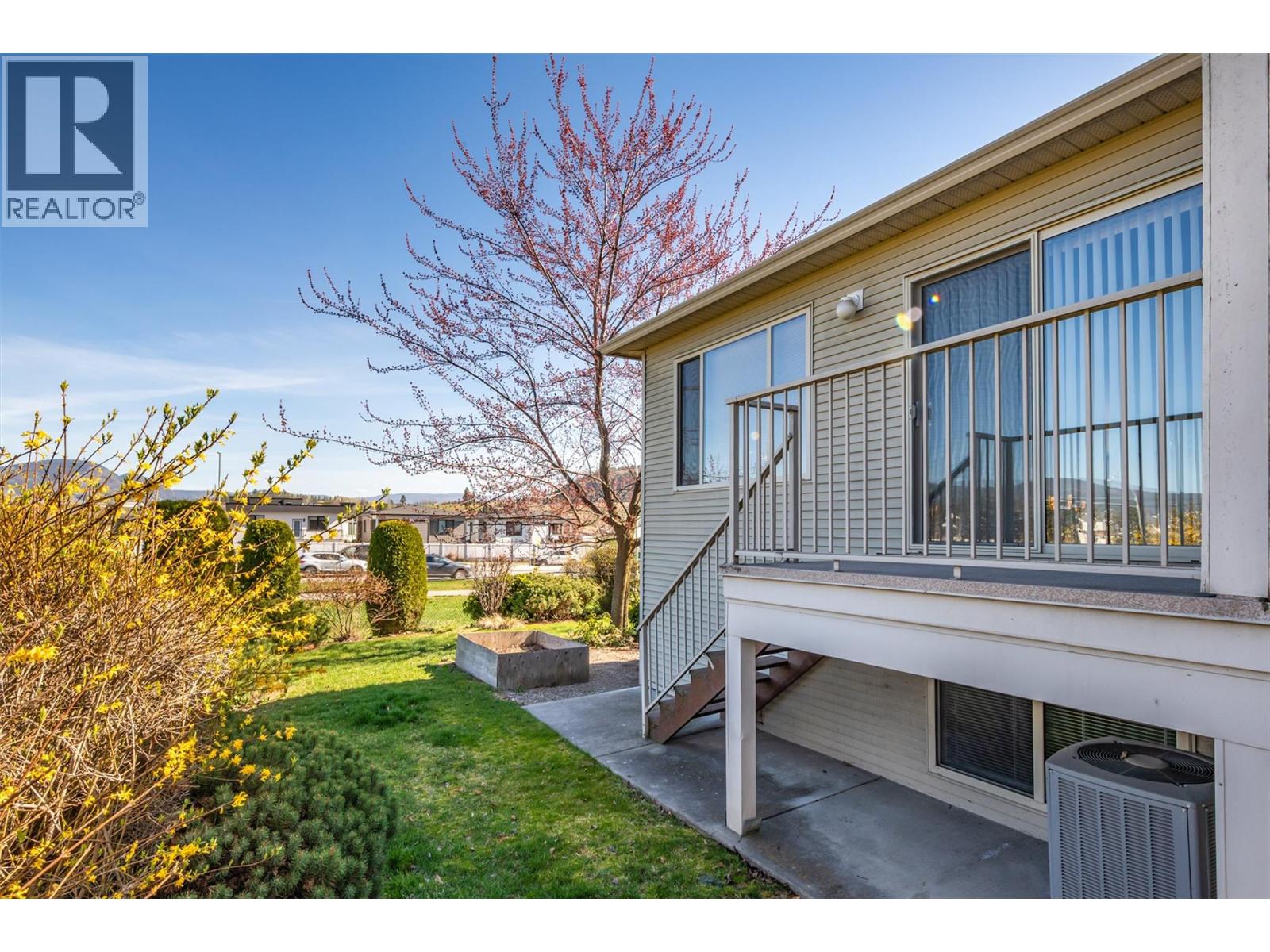 118 245 Snowsell Street, Kelowna