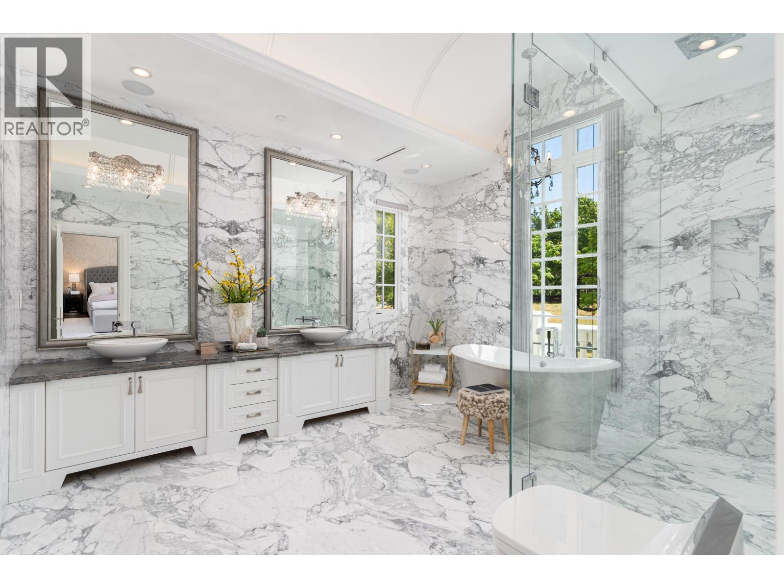 4 Bed, 7 Bath House for Sale in Vancouver – 8083 ANGUS DRIVE, Vancouver – MLS# R3137705 - Image 16