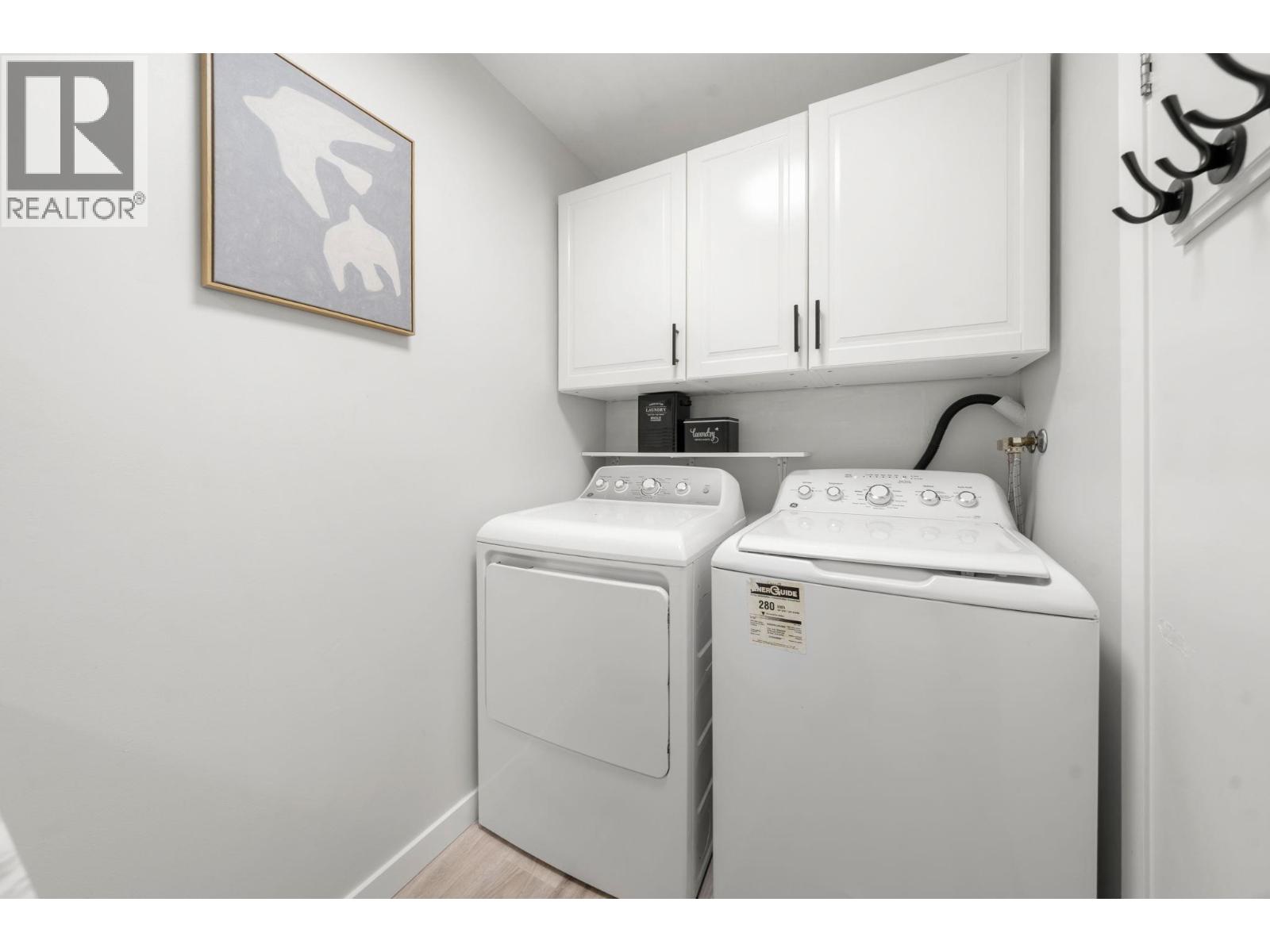 18 220 E 11TH STREET, North Vancouver