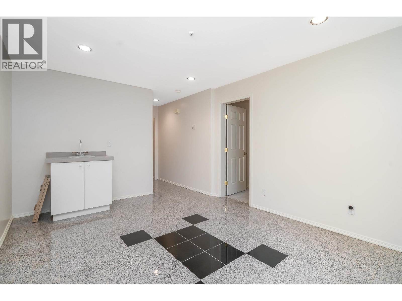 2304 GARDEN DRIVE, Vancouver