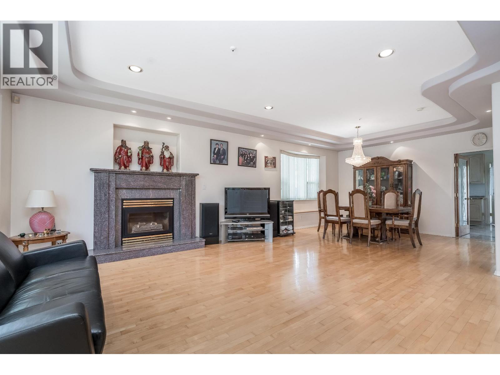 2304 GARDEN DRIVE, Vancouver